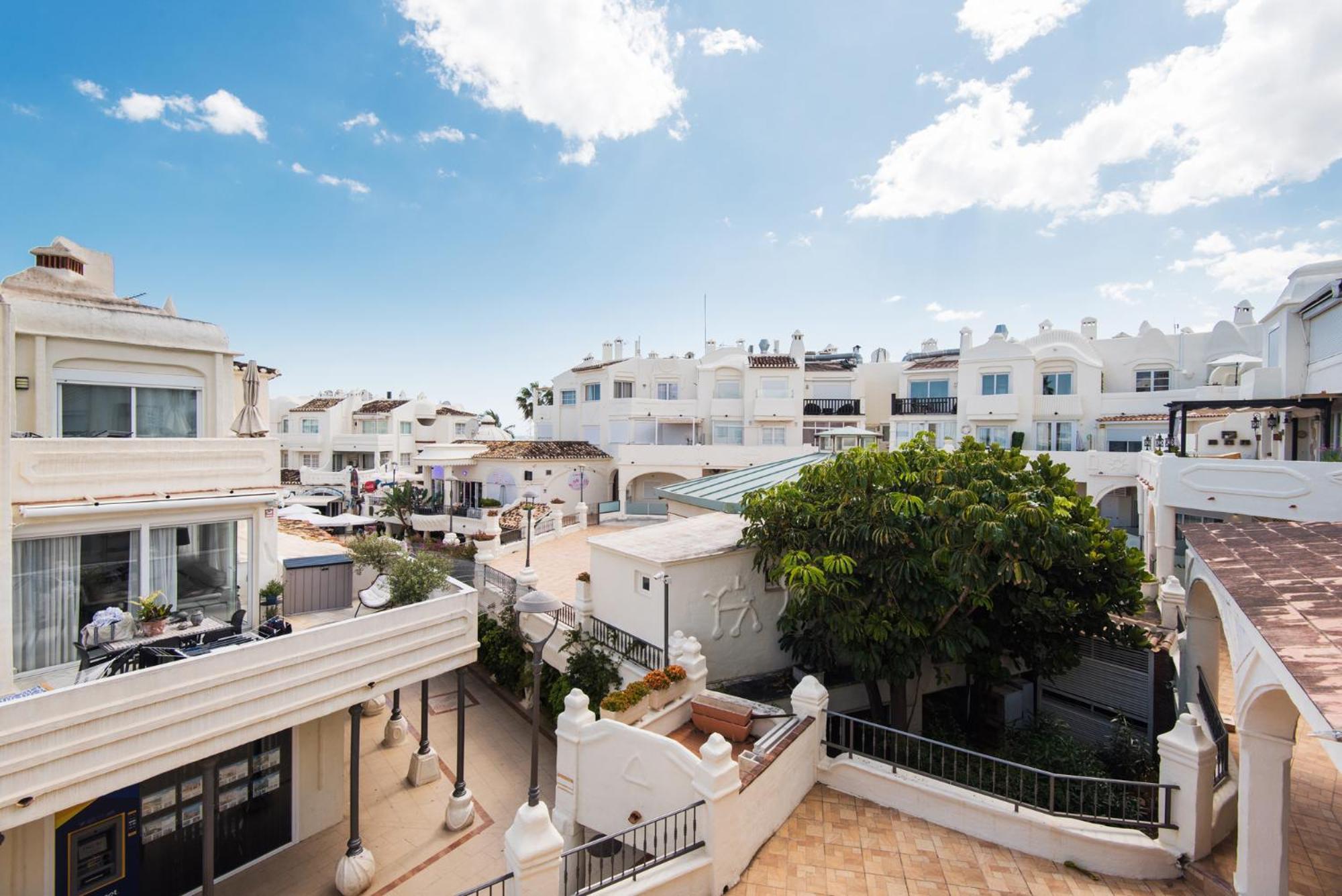 PUERTO MARINERO en El Puerto Marina de Benalmádena en el corazón de la Costa del Sol. Exterior foto