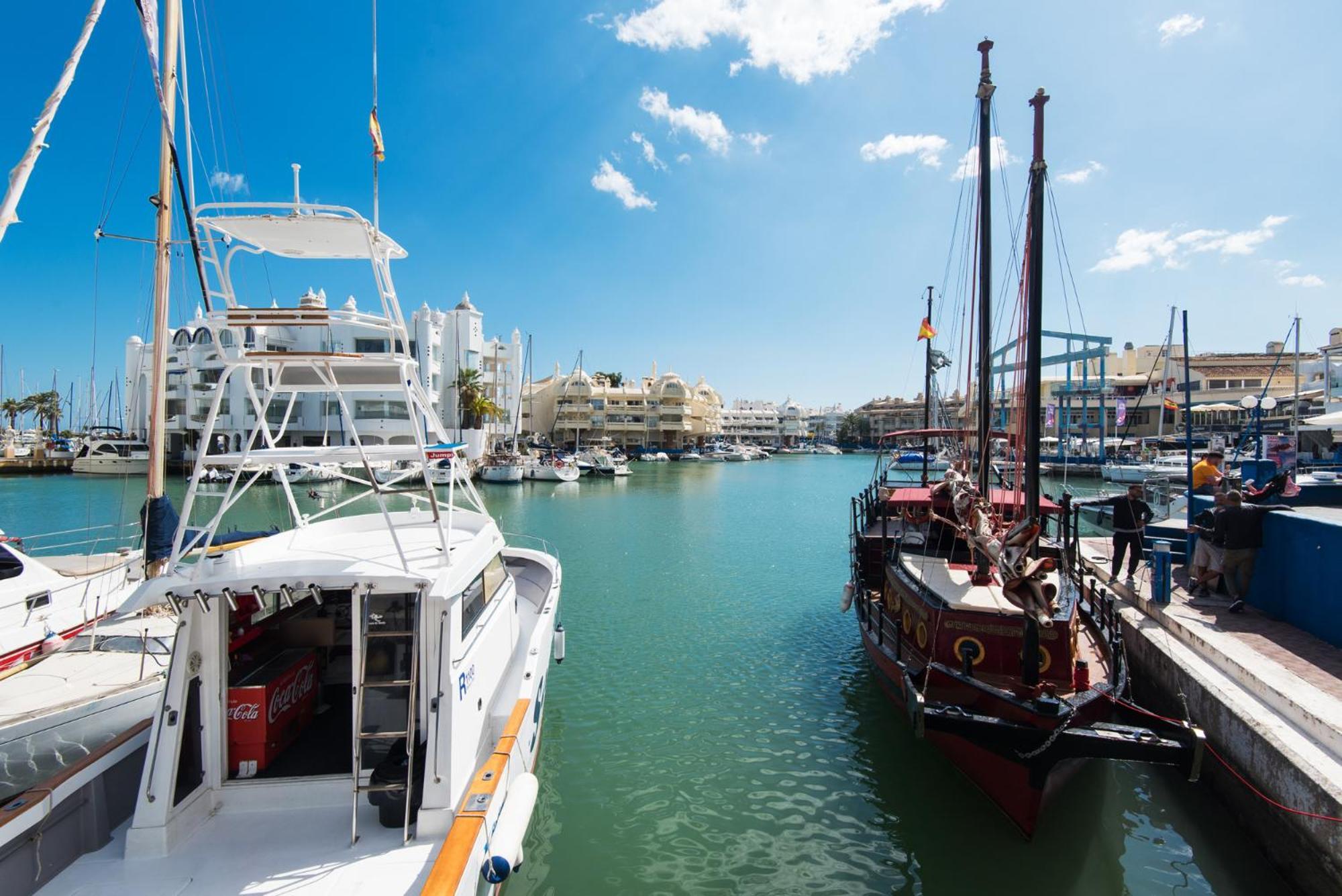 PUERTO MARINERO en El Puerto Marina de Benalmádena en el corazón de la Costa del Sol. Exterior foto