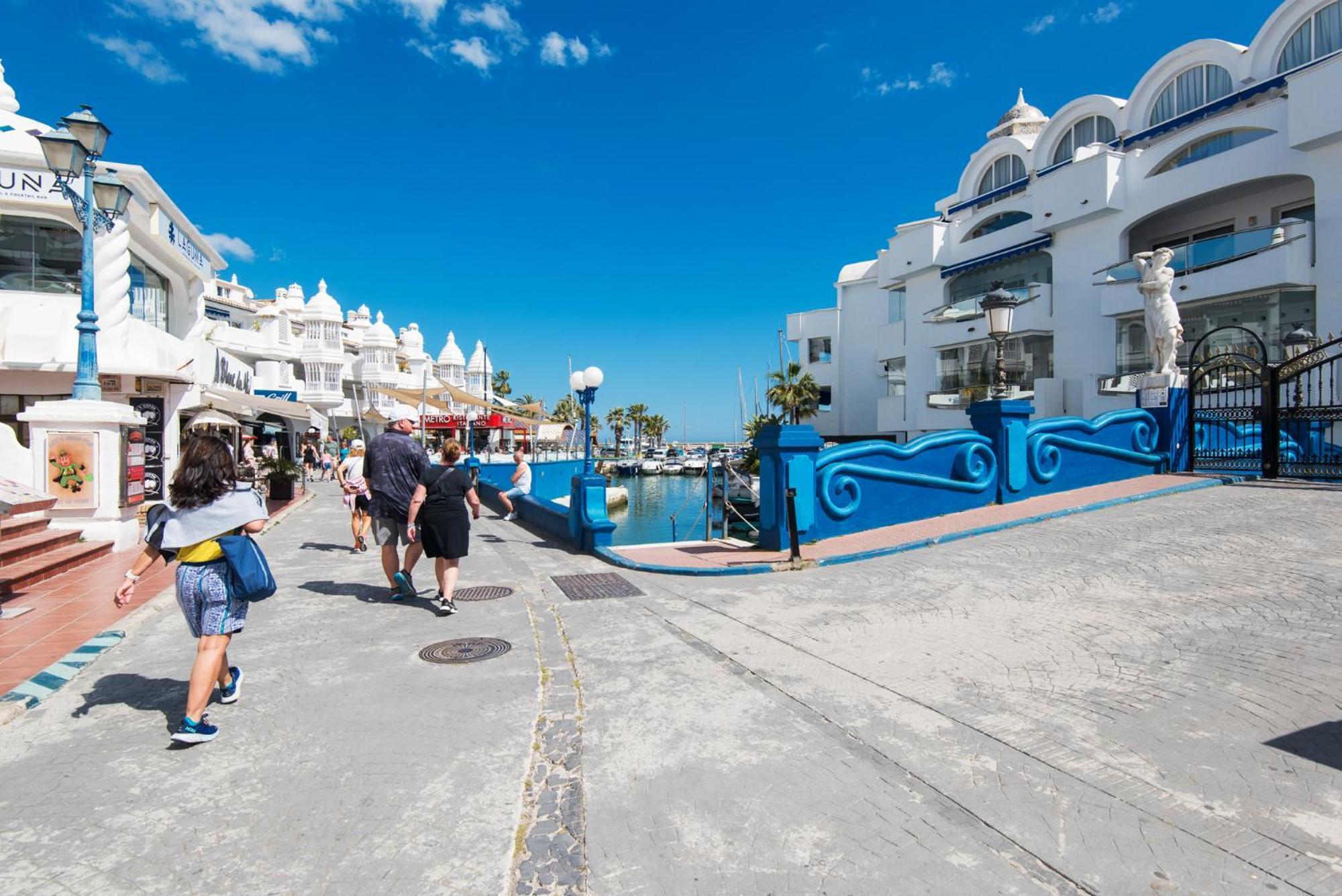 PUERTO MARINERO en El Puerto Marina de Benalmádena en el corazón de la Costa del Sol. Exterior foto